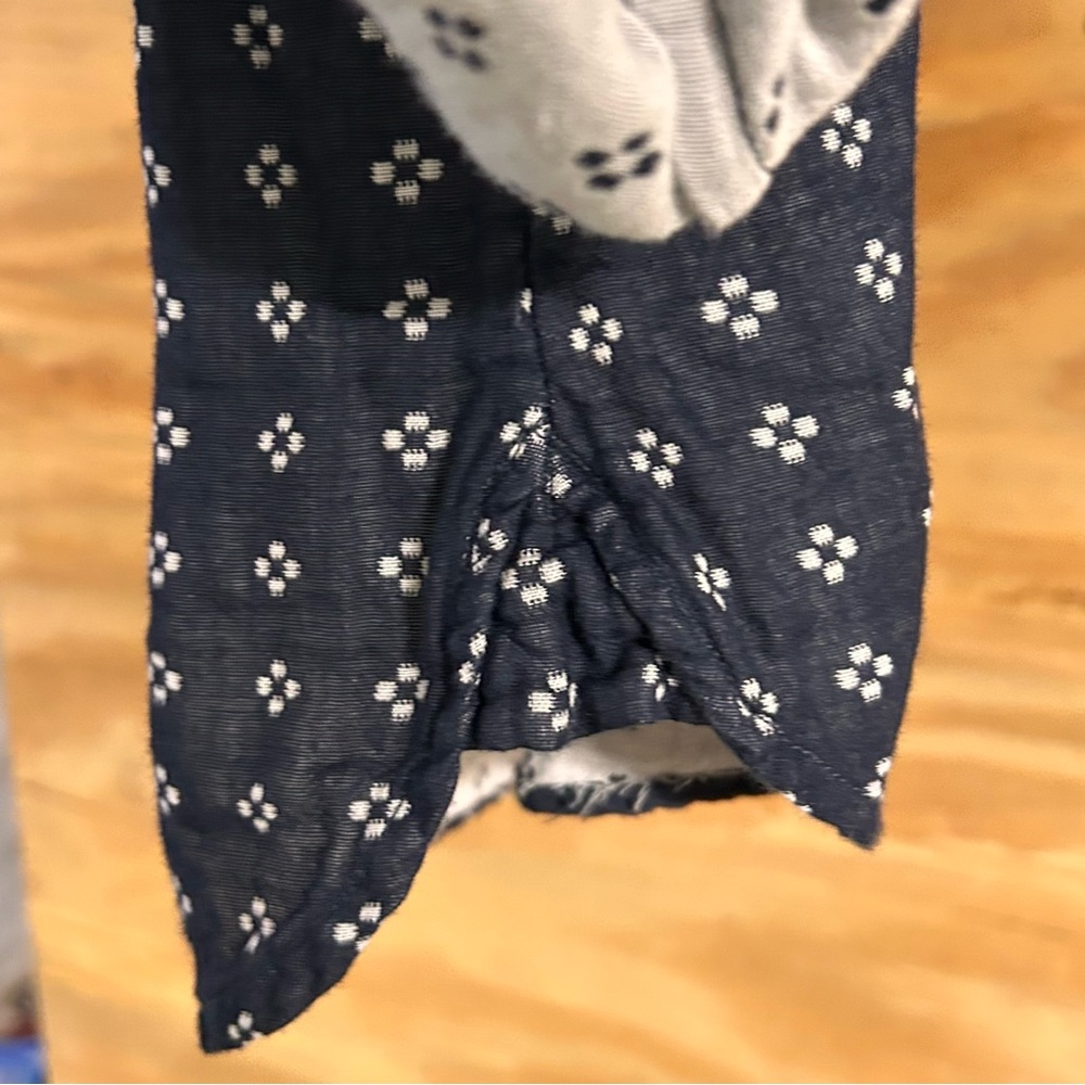 Tommy Hilfiger women’s button up - Picture 6 of 7